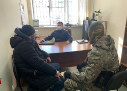 Астраханца поймали в Калмыкии на взятках 