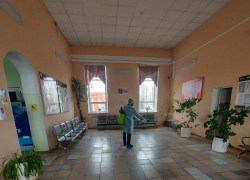 В посёлке Верхний Баскунчак продезинфицировали вокзал 