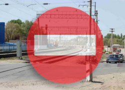 В Астрахани на ночь ограничат движение через железнодорожный переезд