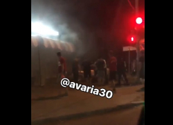 Предположительно пьяный астраханец снёс на авто леерное ограждение 