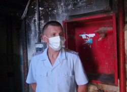 Полицейский спас из огня 12-летнюю астраханку