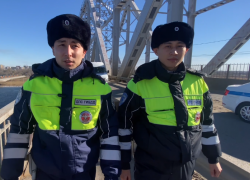 Полицейские спасли астраханку от прыжка со Старого моста