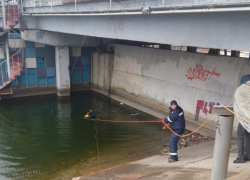 В Астрахани из реки Кутум достали мужчину, утонувшего в прошлом месяце