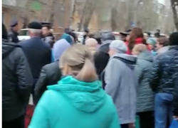 В астраханском микрорайоне «Десятка» провели очередной митинг против бродячих собак-людоедов