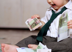 В Астрахани проиндексируют пособие для родителей