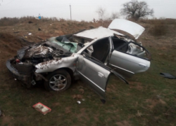 Под Астраханью перевернулось авто: четверо пострадавших