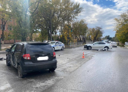 В Астрахани на улице Безжонова случилось тройное ДТП с пострадавшими