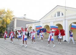 В Астрахани прошёл концерт в поддержку присоединения к России регионов Донбасса  