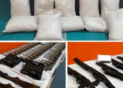 В Астрахани выявили контрабандные каналы поставки наркотиков и оружия через Каспий в Россию