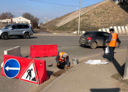 В Астрахани приступили к зачистке ливневки по улице Богдана Хмельницкого