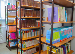 Астраханцы отправили в ЛНР свыше 600 учебников истории