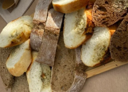 В магазинах Астраханской области продолжают расти цены на хлеб