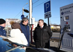 Для астраханцев на электромобилях установят десять зарядных станций в 2026 году