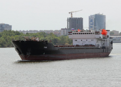 Застрявшие в Астраханской области сухогрузы пробудут на мели минимум до 2 марта