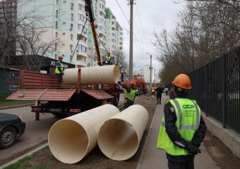 В Астрахани на важном участке меняют канализацию