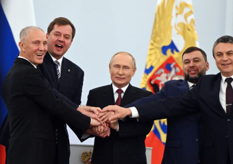 Владимир Путин подписал договор о вхождении в состав России четырех новых регионов