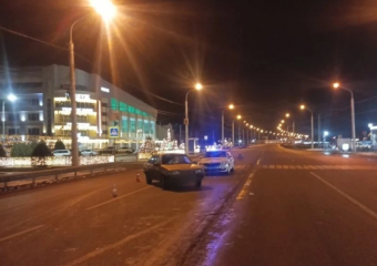 В Астрахани водитель «Спутника» сбил двух подростков на переходе