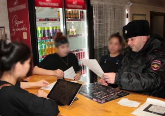 В астраханских общежитиях и точках общепита выявили 206 миграционных нарушений