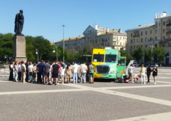 В Астрахань прибыли именитые шеф-повара на ярком фудтраке