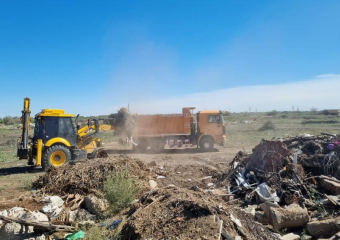 В Астрахани образовался несанкционированный мусорный полигон