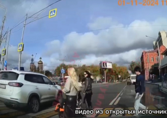 В Астрахани оштрафовали женщину-водителя, ехавшую с ребенком, она не пропустила пешеходов