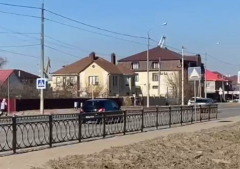 Астраханцы добиваются светофора на опасном участке дороги, где сбивают детей