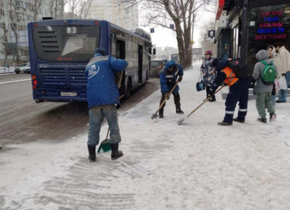 Астраханцы пожаловались на плохую уборку снега в городскую администрацию