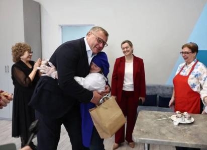 Игорь Бабушкин посетил астраханские мастерские для детей с ОВЗ