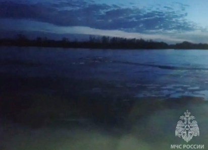 Под Астраханью отец и сын провалились под лед: один из них погиб