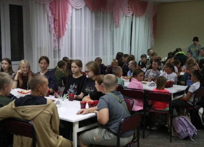 В астраханский оздоровительный лагерь прибыли 137 детей из ЛНР