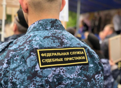 В здание астраханского суда пришел свидетель с травматическим пистолетом