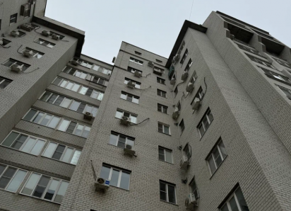 Астраханцы устали ждать ремонта дырявой крыши и сменили управляющую компанию