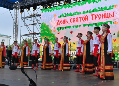 В Астраханском кремле прошёл праздник «Троица»