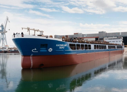 Астраханский сухогруз «Каспийский берег» отправился на ходовые испытания