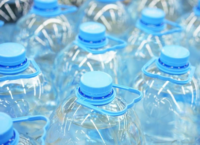 Астраханцев призвали помочь оренбуржцам питьевой водой