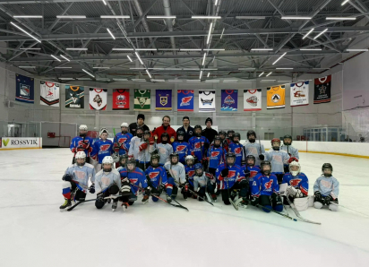 Олимпийский чемпион провел мастер-класс и раздал автографы юным астраханским спортсменам