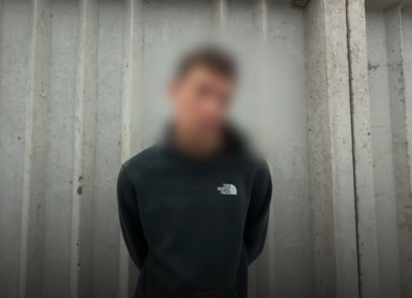 В Астрахани задержали молодого курьера-закладчика с двадцатью свертками
