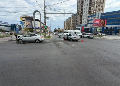 В Астрахани в жестком ДТП пострадала маленькая девочка: что произошло на дороге