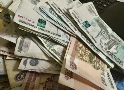 Врач из Астрахани перевел фиктивным сотрудникам ФСБ более 5 миллионов рублей