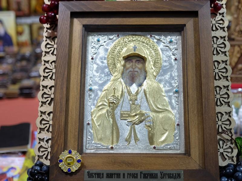 В Астрахани работает православная ярмарка «Земле Русская, храни веру Православную!»