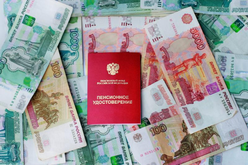 Астраханцы мечтают получать пенсию в размере 42 тысячи рублей
