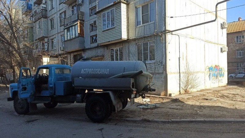 Астраханка рассказала Ксении Собчак, что в Военном городке шестые сутки нет воды и тепла