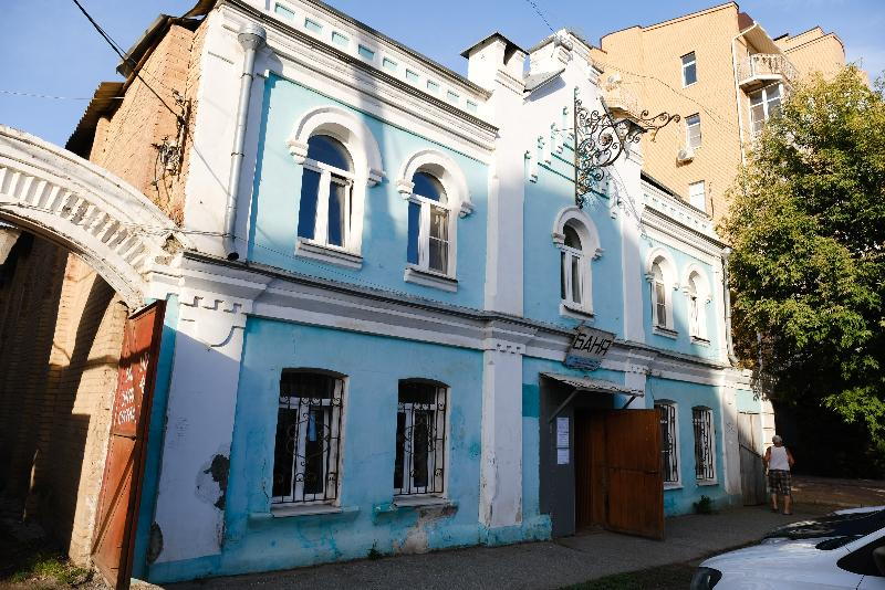 В Астрахани после длительного простоя возобновила работу баня «Столяровская»