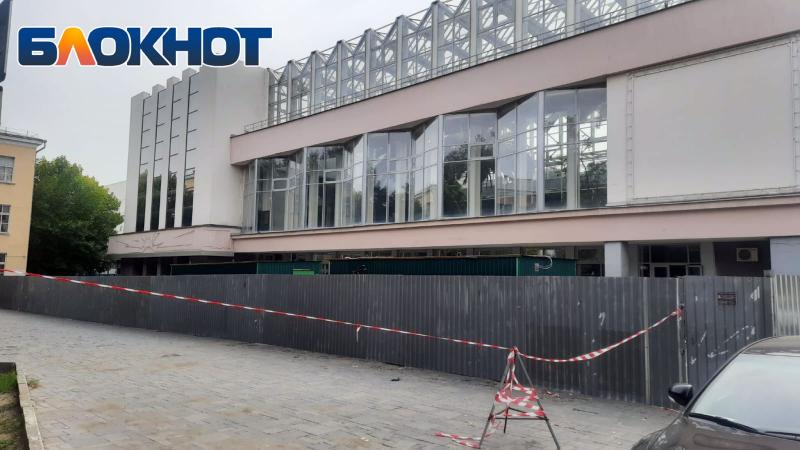 В Астрахани начались работы по восстановлению кинотеатра «Октябрь»