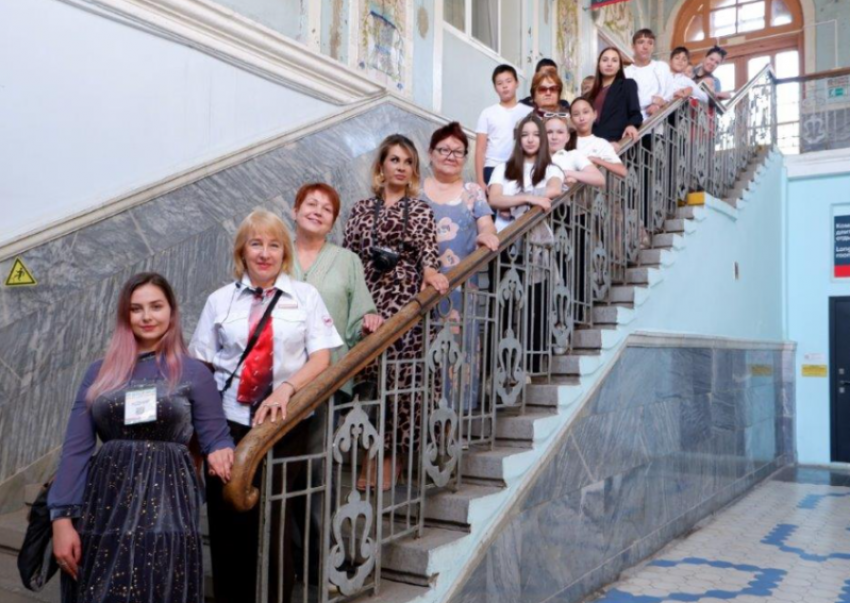 Экскурсию в рамках проекта «Книжный вагон» провели на железнодорожном вокзале Астрахани