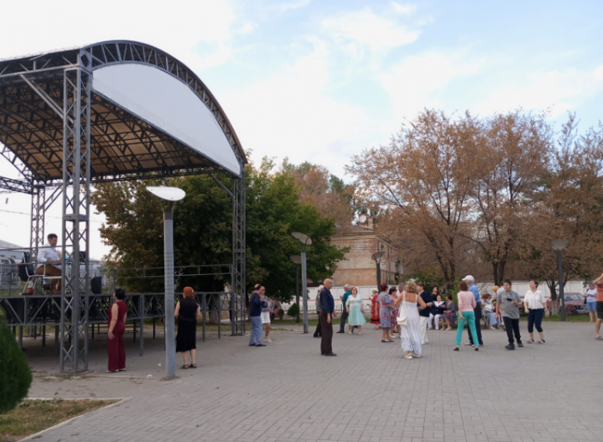 Вечер отдыха в парке Железнодорожников в Астрахани пройдёт 28 сентября