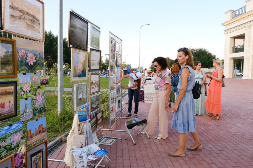 В Астрахани прошло торжественное открытие фестиваля Лотосов