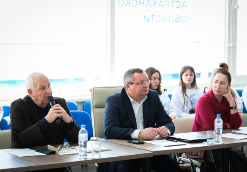 Игорь Мартынов встретился с лидерами астраханских общественных организаций
