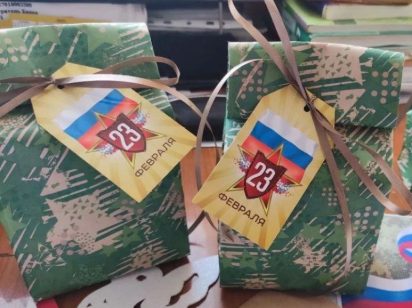 Астраханские школьники и детсадовцы собрали участникам СВО «солдатские гостинцы»