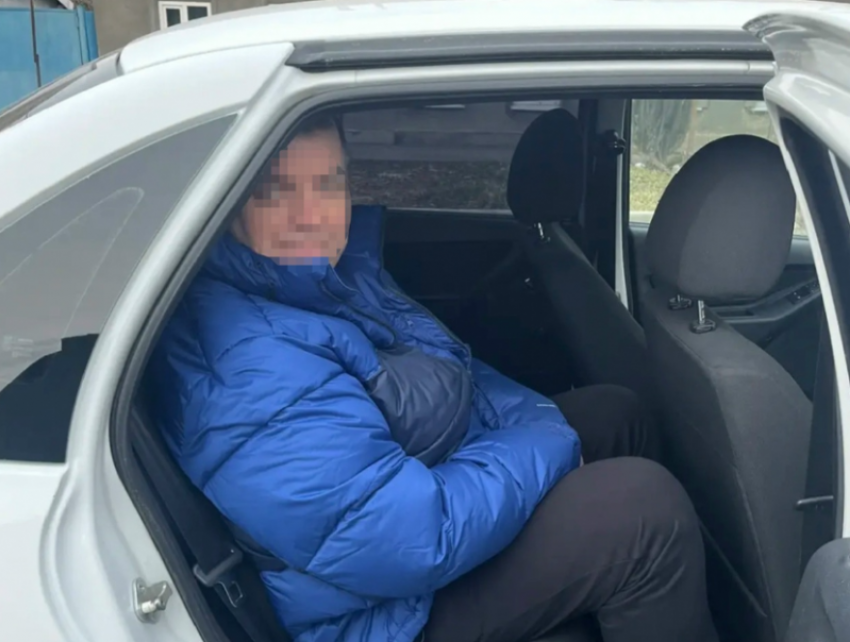 В аэропорту Минеральных Вод задержали астраханца, виновного в шести преступлениях